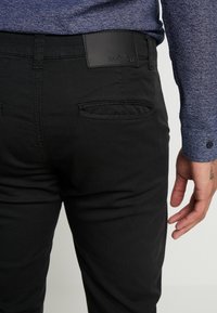 Gianni Kavanagh Chinos - black