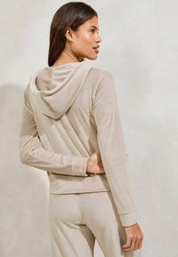 Lipsy REGULAR FIT THROUGH - Majica s kapuljačom i patentnim zatvaračem - ecru