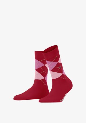 Paar rote Crew-Socken mit rosa-purpurfarbener Rautenmusterung und kleinem weißem Logo an der Seite.