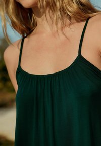 Next TALL FIT - Jerseyklänning - emerald green