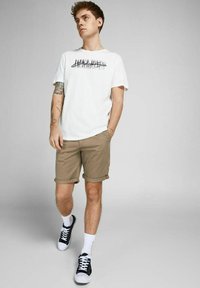 Jack & Jones JPSTBOWIE SOLID MID - Rövidnadrágok - beige