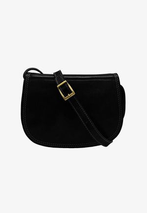 Sac en bandoulière en cuir noir avec une forme courbée, accent de boucle dorée et détails de couture blanche contrastante le long des bords.