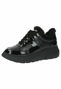Sneaker nere con finitura in vernice lucida, collo foderato in pelliccia, suola nera spessa e design con lacci.