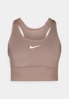 SWOOSH POCKET - Brassières de sport à maintien normal - mink brown/ironstone/white
