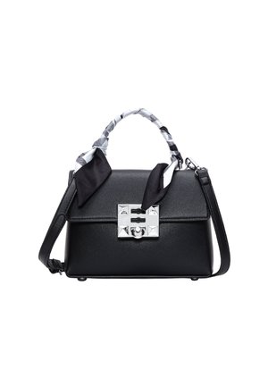Borsa a tracolla in pelle nera con un design strutturato, hardware argentato e una maniglia intrecciata con un accento in tessuto decorato. Include una tracolla rimovibile.