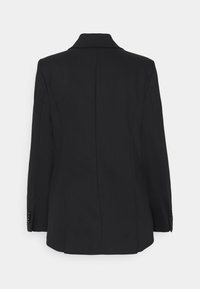 Czarny żakiet z klapami, długimi rękawami, prostym krojem i zapięciem na guziki przy mankietach. Gładka tekstura, brak widocznych wzorów.