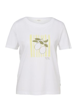 Weißes kurzärmeliges T-Shirt mit gelben vertikalen Streifen und einer Illustration von zwei Zitronen mit Blättern, plus dem Text „Nutze den Tag“.