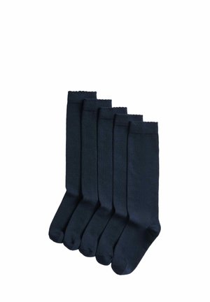 Fem par marineblå sokker, lavet af blød bomuld, med ribbede manchetter, glat tekstur og klassisk knæhøj design.