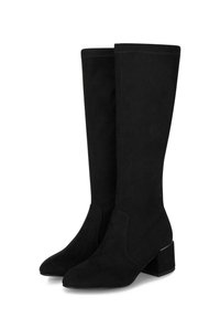 Botas negras de ante hasta la rodilla, con punta afilada, tacón bajo y un diseño liso y sin costuras, adornado con sutiles detalles de costura.