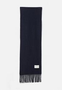 Sciarpa blu navy realizzata in morbido tessuto, con estremità frangiate e una piccola etichetta bianca con il nome del marchio, di forma rettangolare.