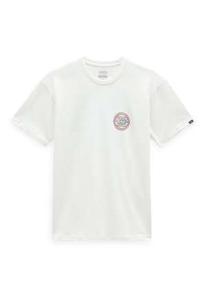 T-shirt en coton blanc avec un col rond, des manches courtes et un logo circulaire Vans en broderie orange et marron sur le côté gauche de la poitrine.