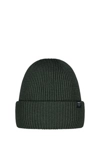 Bonnet en tricot côtelé vert foncé avec un revers et une petite étiquette noire sur le côté, présentant un motif texturé sur toute sa surface.