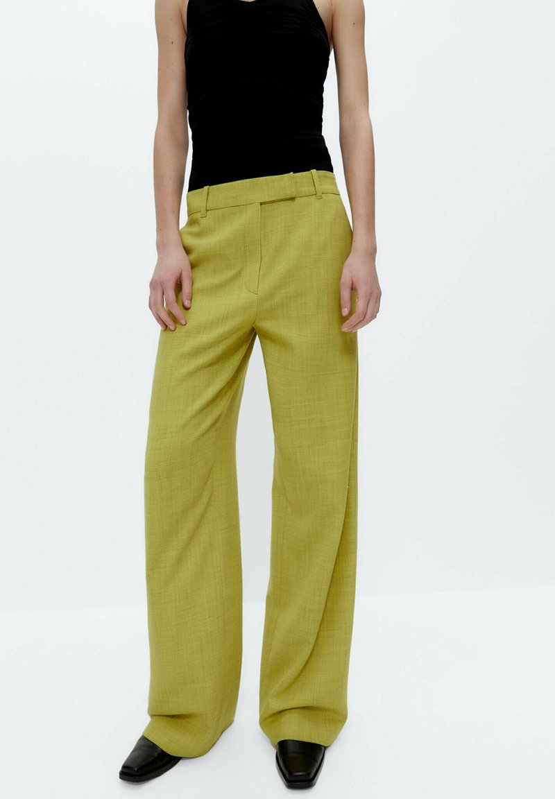 Uterqüe Pantalon classique - green