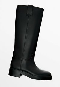 Knee-high black leather boots with a smooth texture, sturdy block heel, and a rear pull tab for easy wear. Minimalist design with no patterns.