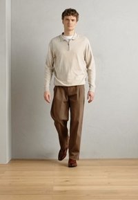 Thumbnail Image 2