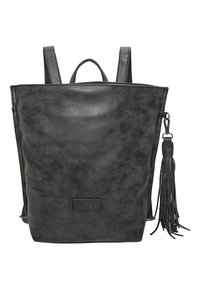 Mochila negra de imitación cuero con una textura suave, forma rectangular, correas de hombro ajustables y un flequillo decorativo a un lado.