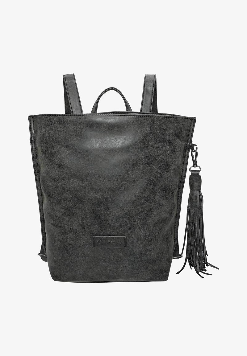 Sac à dos en simili cuir noir avec une texture lisse, une forme rectangulaire, des bretelles réglables et un pompon décoratif sur le côté.
