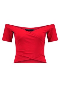 Rød, off-shoulder, kortærmet kvindetop med indviklet design og tætsiddende silhuet, mærket "Even & Odd" inde i udskæringen.