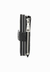 Portafoglio nero in pelle compatto con chiusura a cerniera, caratterizzato da una texture liscia, hardware argentato e un profilo snello.