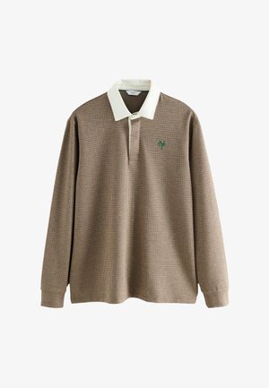 Lange mouw polo shirt in een bruine en crème houndstoothpatroon met een witte kraag en een groen logo op de borst. Zachte stofstructuur.