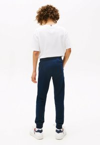 Tommy Hilfiger CUFFED LOGO JOGGERS - Jogginghose - dark blue