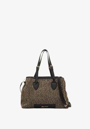 Bolso de tela marrón texturizada con acentos de cuero negro, asas cortas dobles y una correa desmontable, con un detalle del logo dorado en la parte frontal.