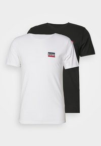 - T-shirt basic