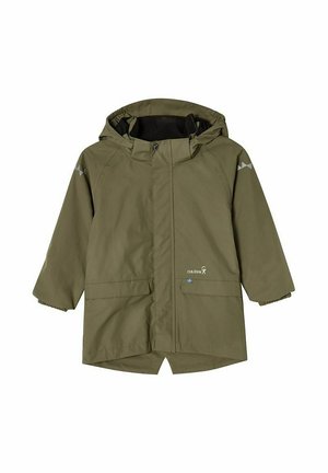 Olivengrøn børne-regnjakke med hætte, forlommer, elastiske manchetter og reflekterende detaljer på skuldrene, lynlås foran dækket af klap.