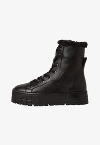Valitud, black leather