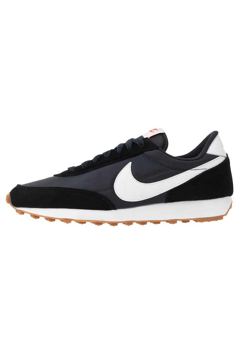 Mujer Trascendencia Exactitud Nike Sportswear DAYBREAK - Zapatillas - black/summit white/off  noir/brown/team orange/negro - Zalando.es