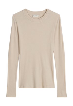 Beiges, langärmeliges, geripptes Strickoberteil mit rundem Ausschnitt und schlanker Passform, Marc O'Polo Markenetikett im inneren Kragen.