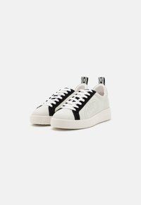 Coccinelle Joggesko - off-white/noir