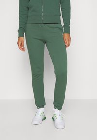 Lacoste Sport PANT - Joggebukse - vert fonce