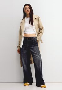 Bershka Flared Jeans - black