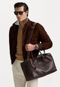 PEBBLED LEATHER DUFFEL - Geantă de voiaj mică - dark brown