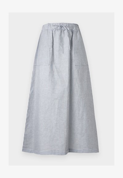 Lang A-formet skjørt med vertikale blå og hvite striper, elastisk midjebånd med snøring og to fremre lappelommer med horisontale striper.