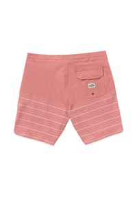 Ružové plavkové šortky vyrobené z ľahkého materiálu. Obsahujú horizontálne biele pruhy, zadnú kapsu s klopou a značkovú nášivku na vrecku.