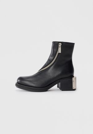 GmbH UNISEX - Botine - black