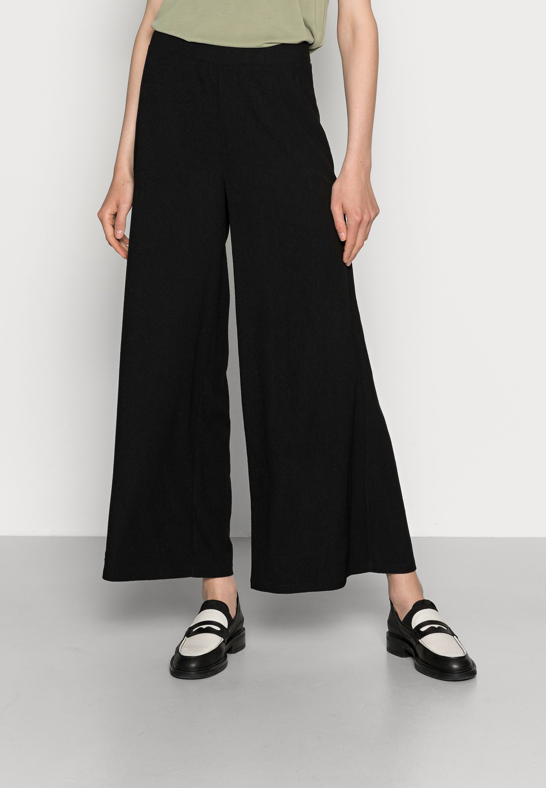 plus size cropped wide leg jeans