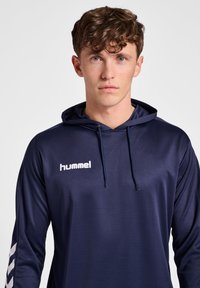 Hummel HMLPROMO POLY HOODIE - Felpa con cappuccio - marine