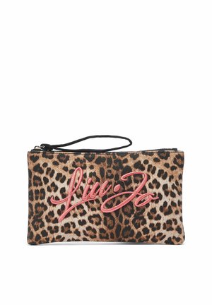 Rechteckige Handgelenktasche mit braun-schwarzem Leopardenmuster, pinkem, kursivem "Liu Jo"-Logo und schwarzem Reißverschluss mit Handgelenkschlaufe.