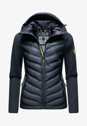 Tumed puffer-jakk roheliste aktsentidega, zipp ees, keha chevron-muster ja fliisist varrukad. Omab kapuutsi ja küljetaskuid.