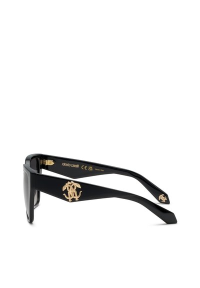 Lunettes de soleil rectangulaires noires avec des branches épaisses, logo doré Roberto Cavalli sur les branches et inscription « Made in Italy » à l'intérieur d'une branche.