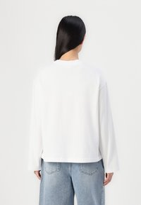 Gina Tricot BASIC LONG SLEEVE TEE - Long sleeved top - white