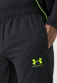 Under Armour CHALLENGER PRO - Treningas - black/high-vis yellow