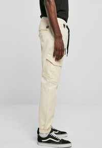Southpole ZIPPER D-RING - Kapsáče - creme