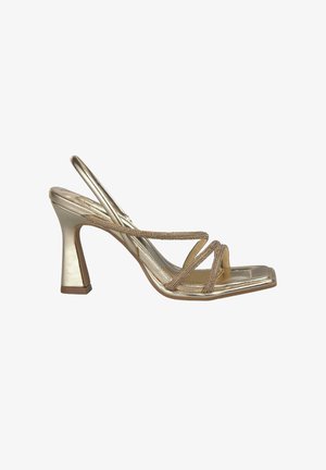 Goldene Slingback-Absätze mit quadratischer Spitze, ausgestattet mit ineinandergreifenden Riemen und einem ausgestellten Blockabsatz. Der glänzende metallische Finish unterstreicht das Design.