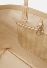 Lacoste ZELY SET - Cabas - mono irish cream laponie