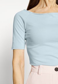 Modström TANSY - T-shirt básica - celestial blue