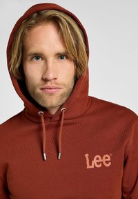 Lee WOBBLY jasny brąz